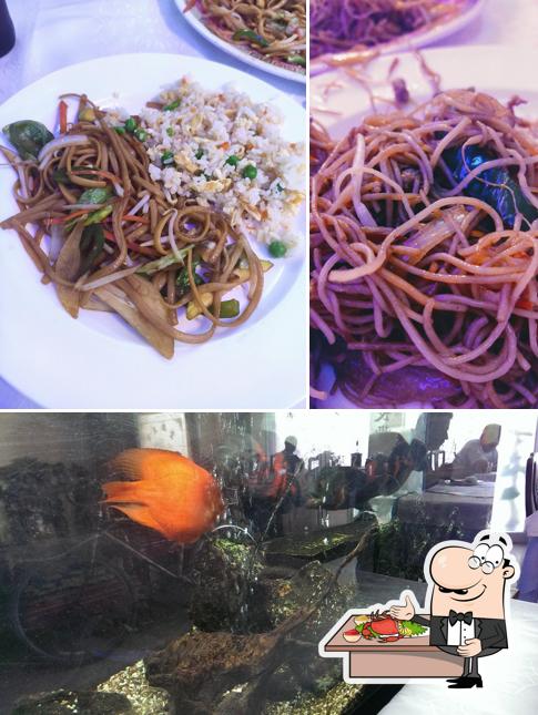 Get seafood at Restaurant Xinès