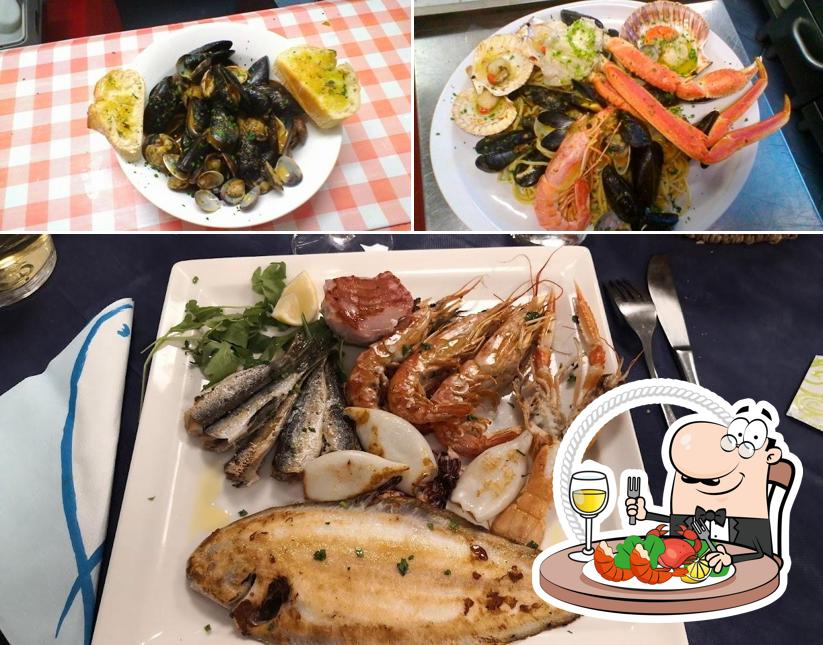 Ordina tra i vari prodotti di cucina di mare offerti a Bar ristorantino Vista sul Mare (Portomaran)