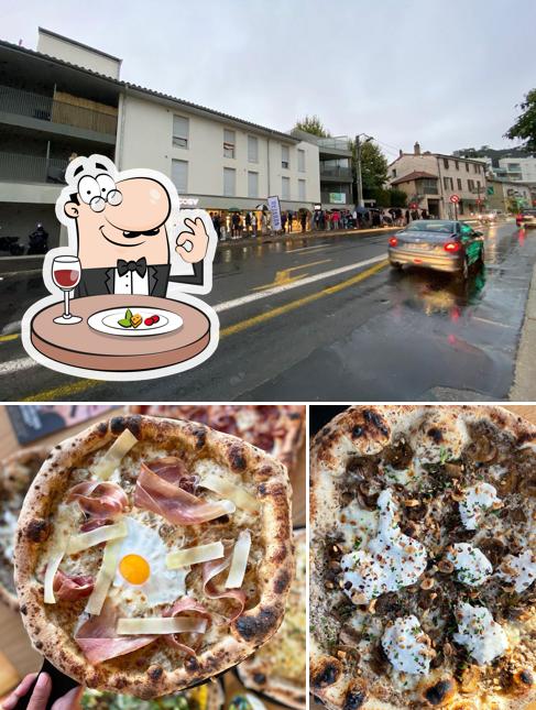 Jetez un coup d’oeil à l’image indiquant la nourriture et extérieur concernant Pizza Cosy