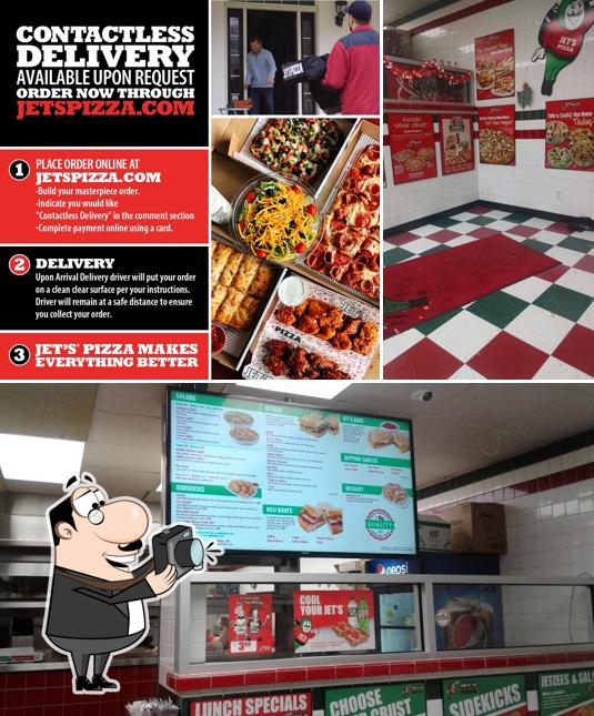 See this image of Jet's Pizza