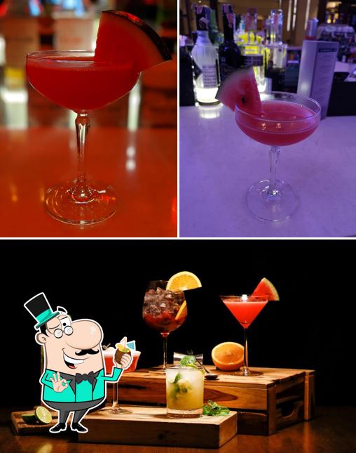 Ping's Bar serves alcohol