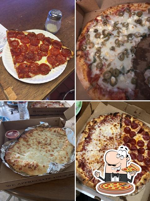 Order pizza at Tybee Island Pizza