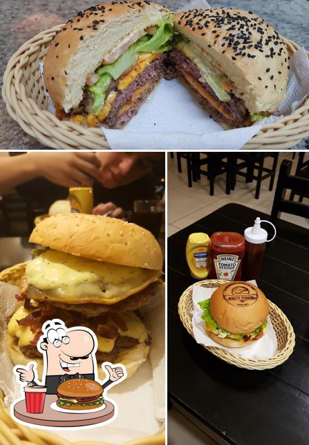 Experimente um hambúrguer no Roots Burger