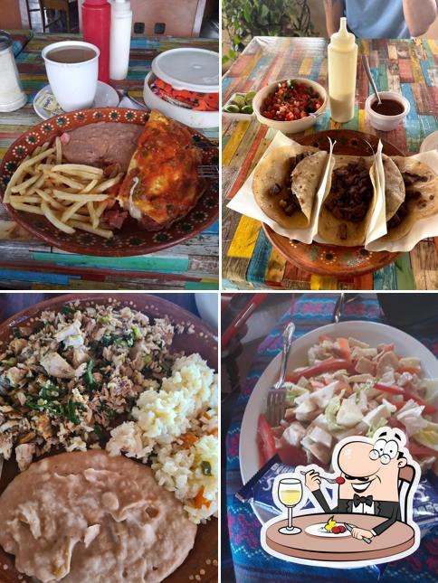 Еда в "Playas El Novillero"