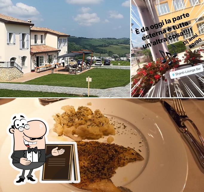 La esterno e cibo del ristorante