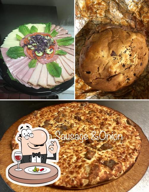 Mike's Roast Beef & Pizzeria in Yarmouth Restaurant menu and reviews