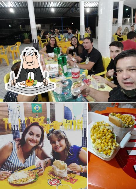 A imagem do Bibikipirei Lanches’s comida e interior