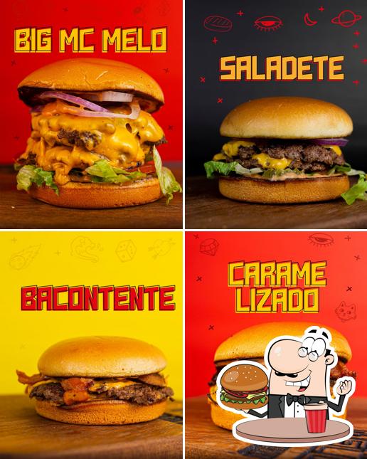 Os hambúrgueres do Caramelo • Burger and Fries irão satisfazer diferentes gostos