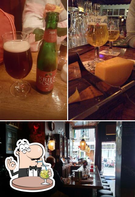 La photo de la boire et comptoir de bar de De Oranjerie’s