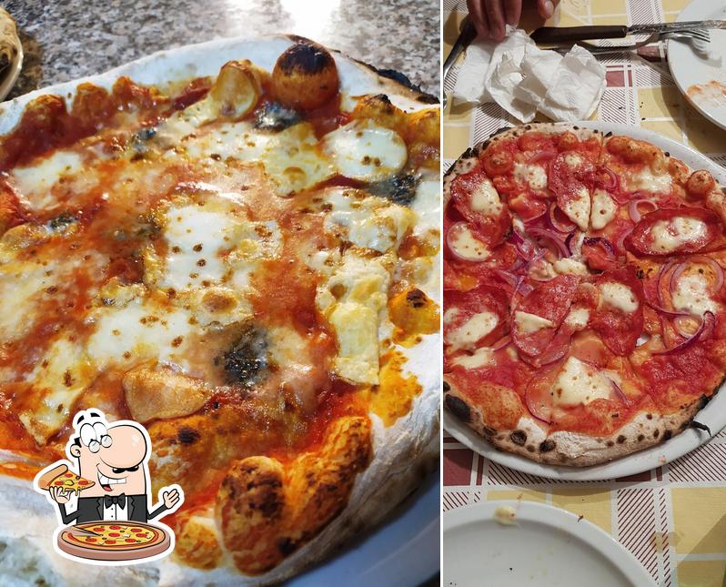 Scegli tra le svariate varianti di pizza