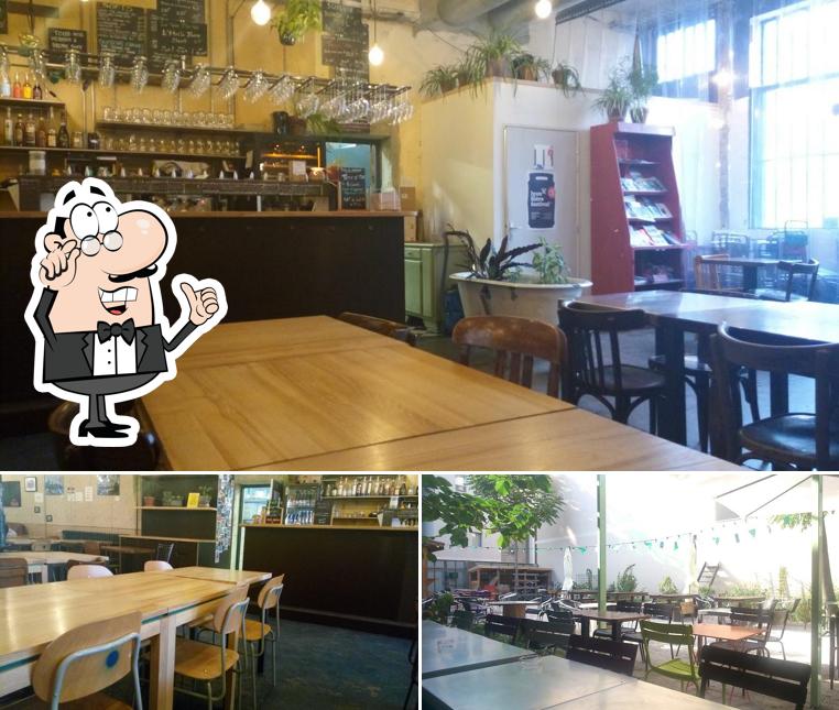 Installez-vous à l'une des tables de Le Bieristan