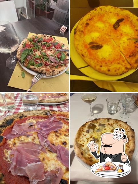 Prenditi una pizza a Ristorante Pizzeria La Bussola