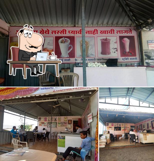 The interior of Kondhalkar Lassi House & Mastani
