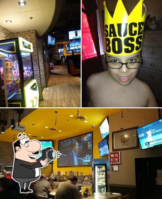Buffalo Wild Wings, 3961 Fountain Square Pl in Waukegan Restaurant