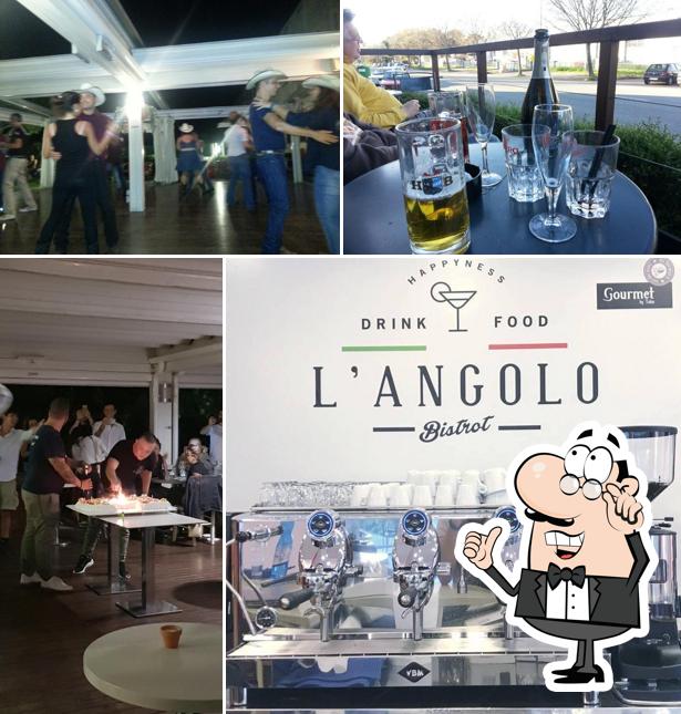 Gli interni di L'Angolo Bar