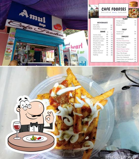 Food at cafe foodies