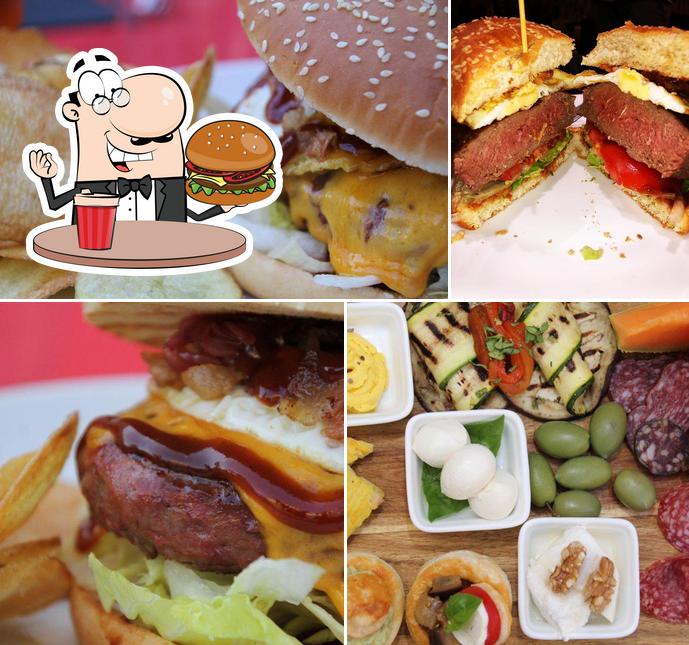 Prova un hamburger a Square Food & Drink