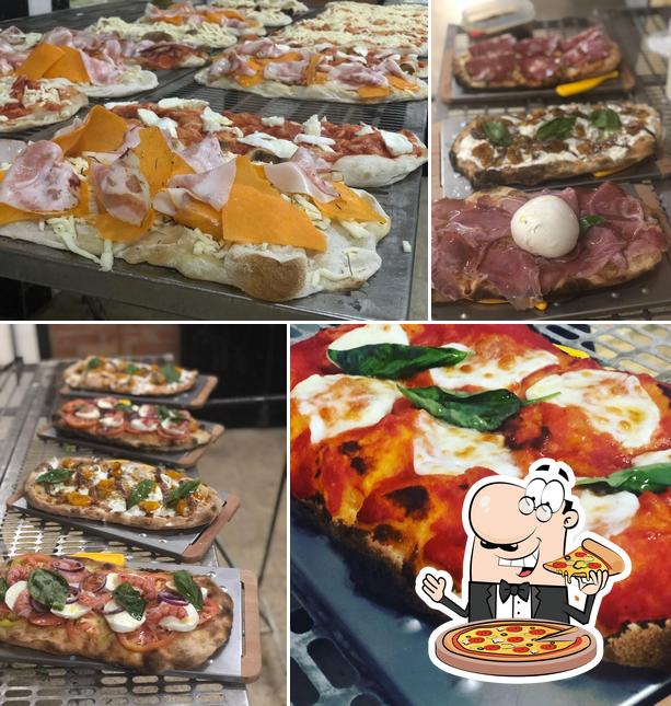 Scegli una pizza a FORNO PETRIGLIA