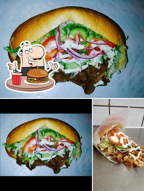 Commandez un hamburger à Sahans Slagter og Kebab