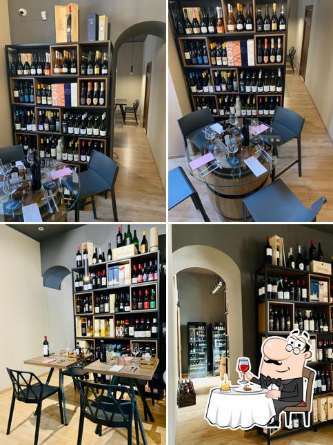 Ordina un bicchiere di vino a Enoteca Brillo "Wine & More"