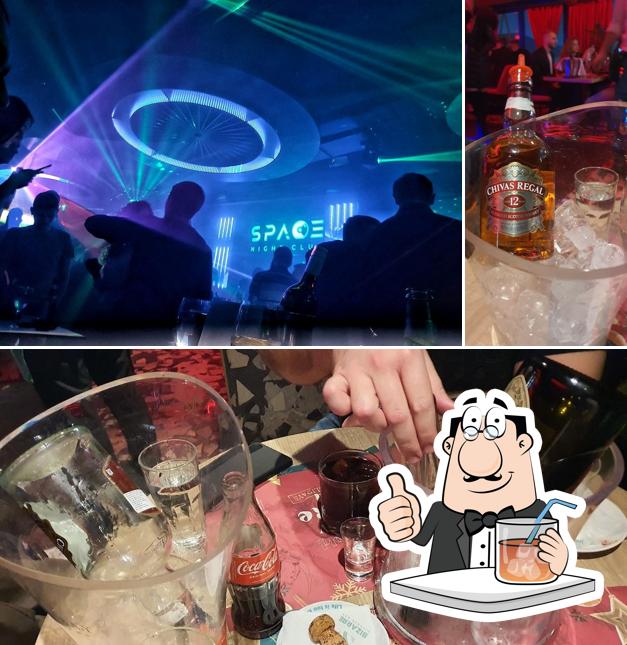 Sehen Sie das Foto von getränk und innere bei Space Club an