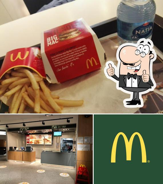 Ecco un'immagine di McDonald's Aeroporto Capodichino