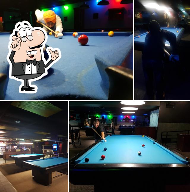 Celebrity Billiards & Sports Bar in Hamilton Restaurant menu and reviews