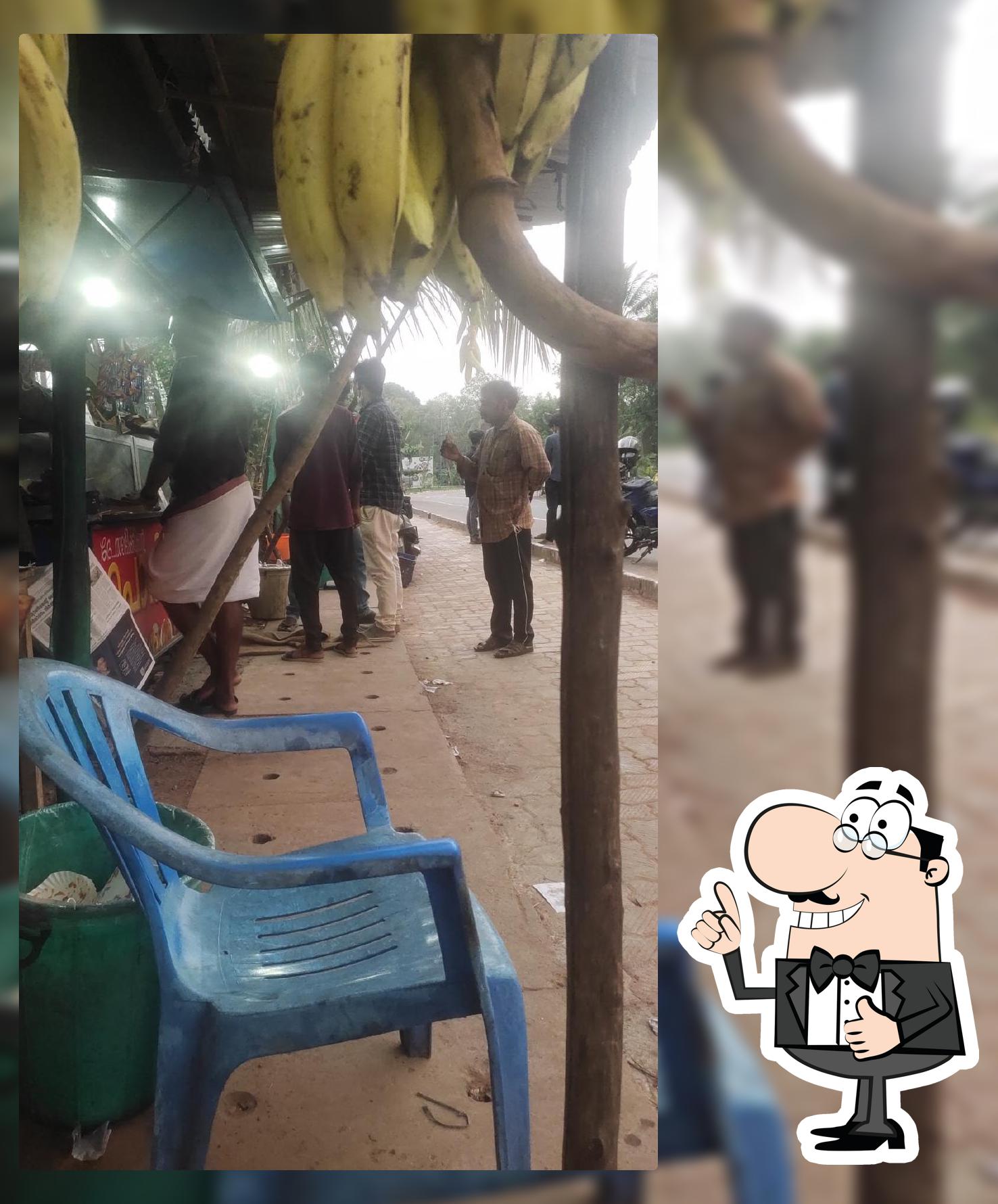 Dhe Sadhikinte Kada, സാദിക്കിന്റെ തട്ടു കട