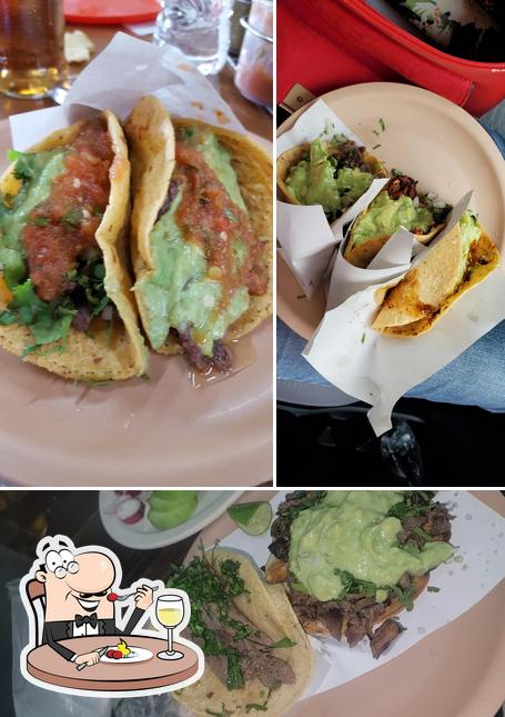 Food at Hipódromo Tacos