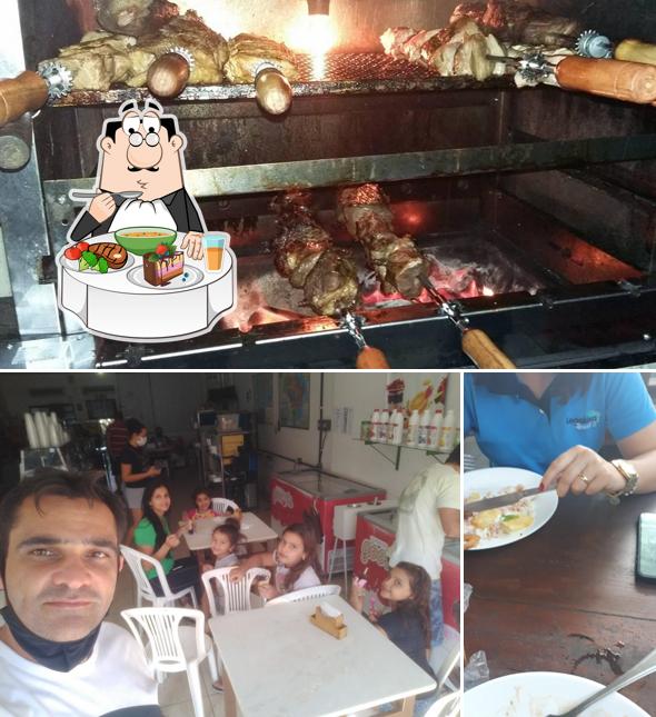 A imagem a Restaurante Golo e Gula’s mesa de jantar e comida