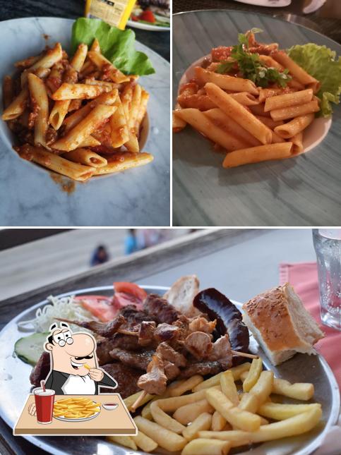 Commandez des pommes frites à Taverna