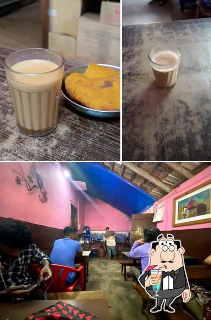 This is the photo showing drink and interior at Patnem Chai Shop