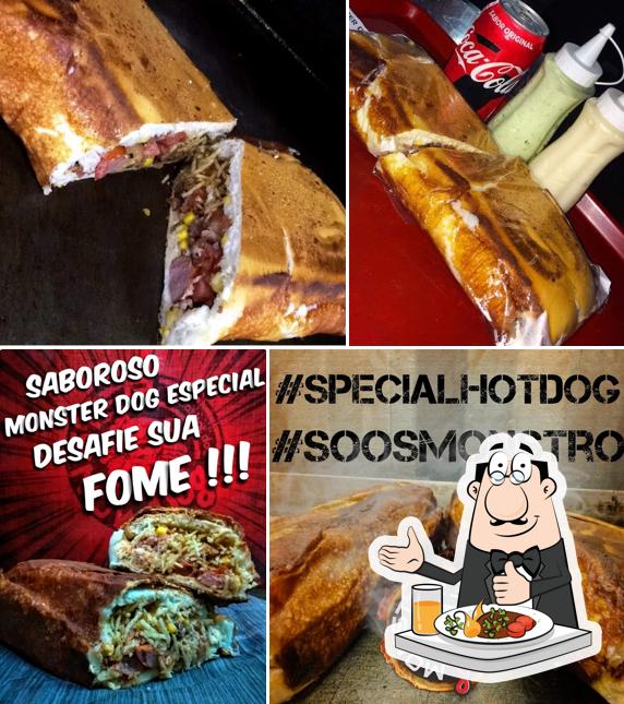 Platos en Monster Dog - Special Hot Dog