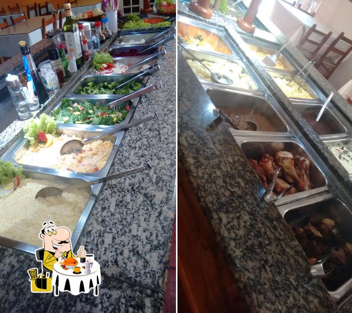 Comida em Restaurante E Pizzaria Da Família