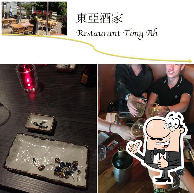 Regarder cette photo de Japanese Restaurant Tong Ah