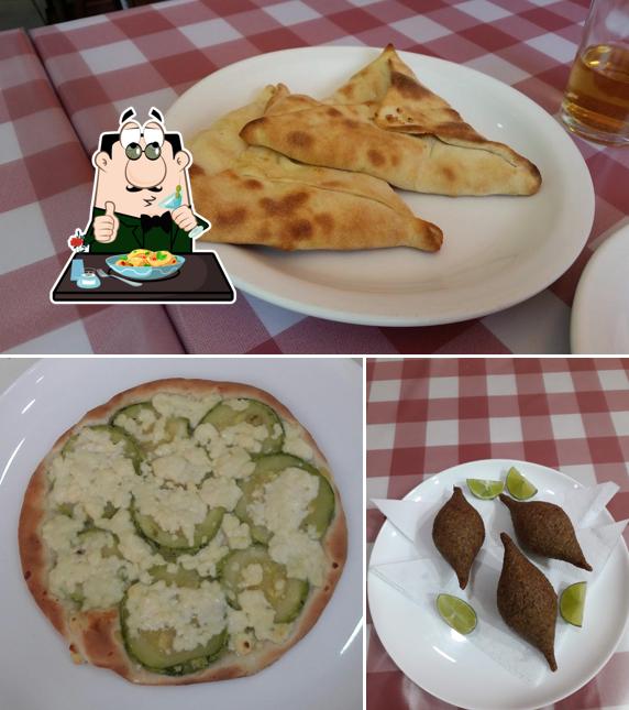 Comida em Esfiharia & Pizzaria Romana