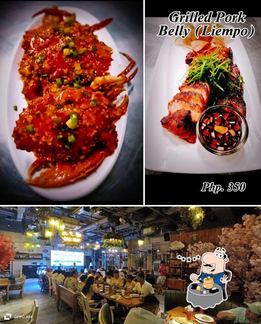 Golden ocean restaurant 金海音乐餐吧 is distinguished by food and interior