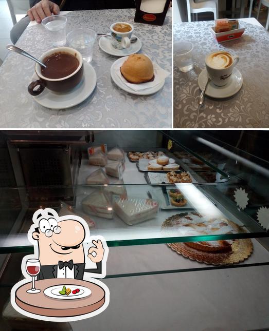 Dai un’occhiata alla foto che mostra la cibo e bevanda di Caffè Roma