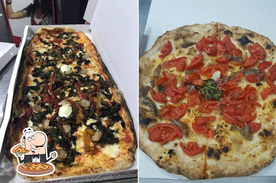 Scegli una pizza a Pizzeria Da Totò