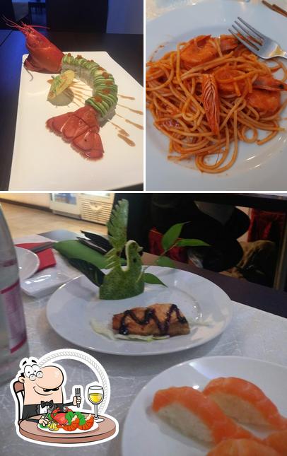 В "Ristorante sushi itoya" вы можете заказать разнообразные блюда с морепродуктами