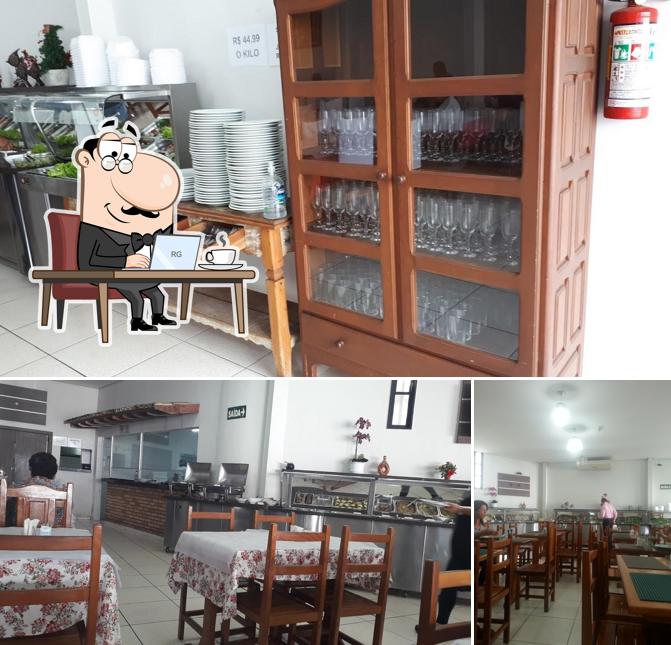 Veja imagens do interior do Restaurante Pequeno Segredo