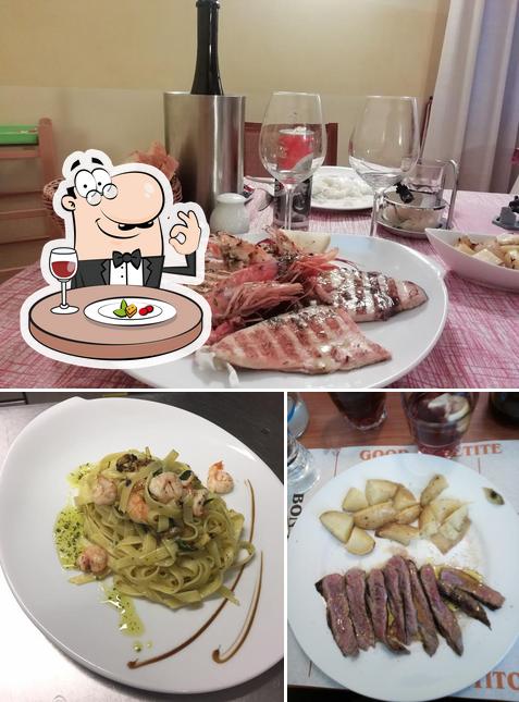 Platti al Trattoria Karkadè