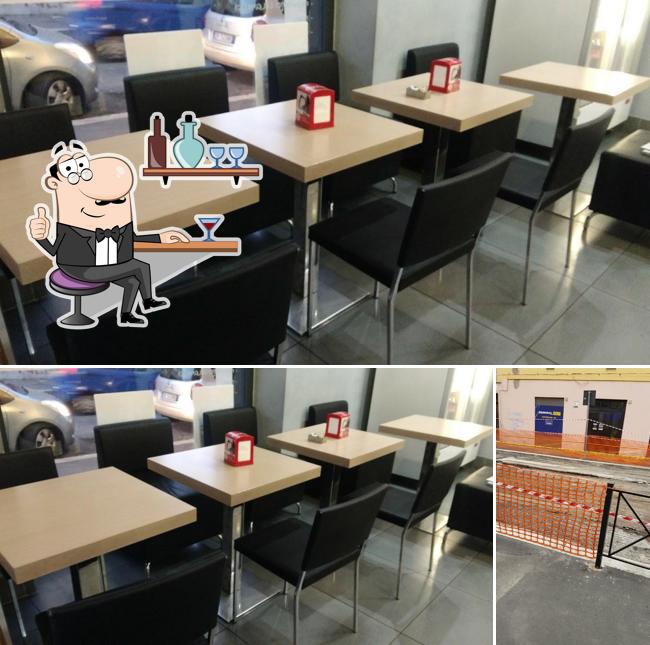 Siediti a un tavolo di Excalibur Bar