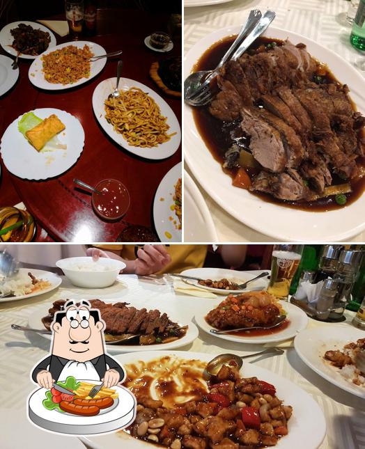 Platos en Kineski restoran Asia (Hong Yun)