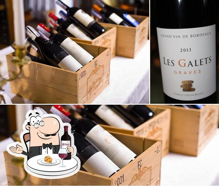 Il est fort sympathique de profiter d'un verre de vin à Vin Sur Vin La Caverne a Vin