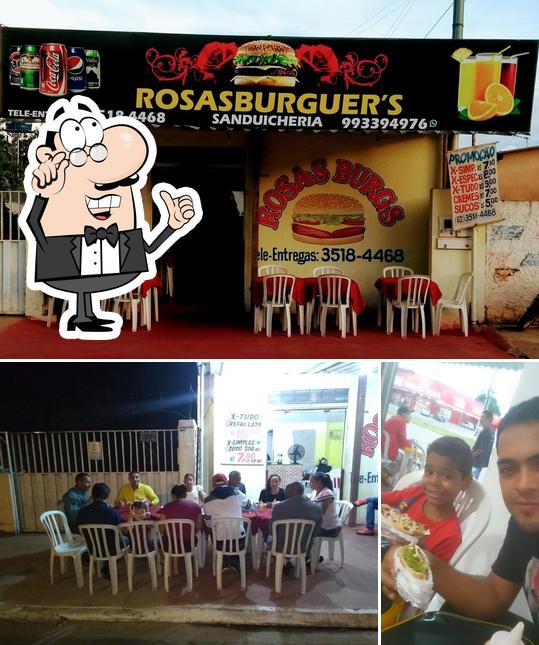 O interior do Rosas Burguer’s