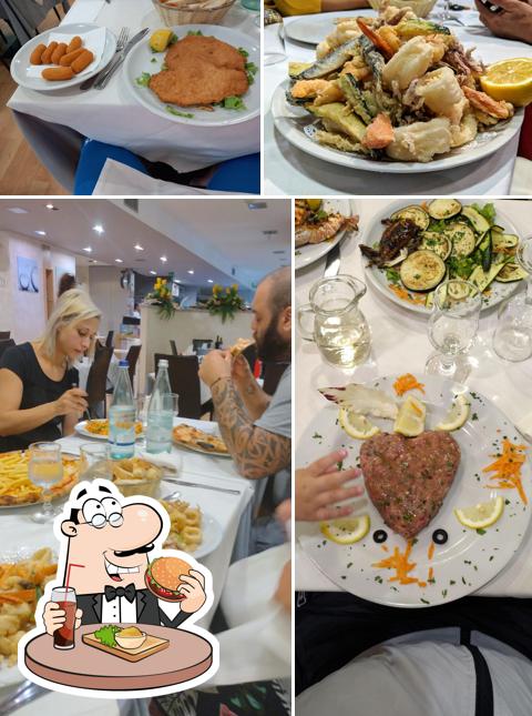 Prova un hamburger a Ristorante Mar Rosso