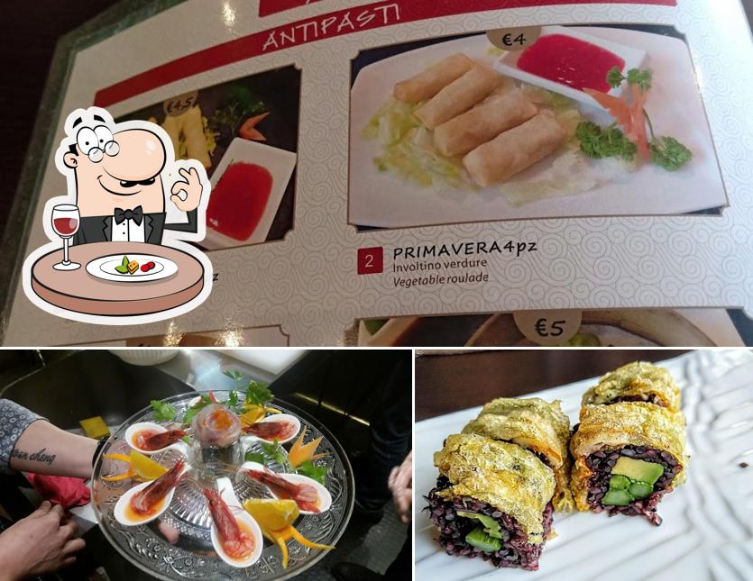 Cibo al Ristorante Giapponese Ryoshi
