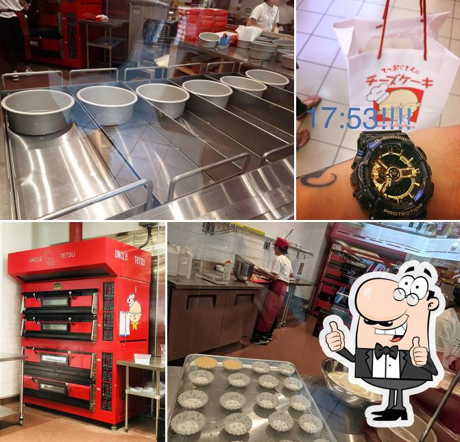 Uncle Tetsu's Japanese Cheesecake, Metropolis at Metrotown in Burnaby