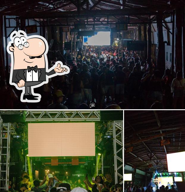 O interior do Show de Bola Music Bar